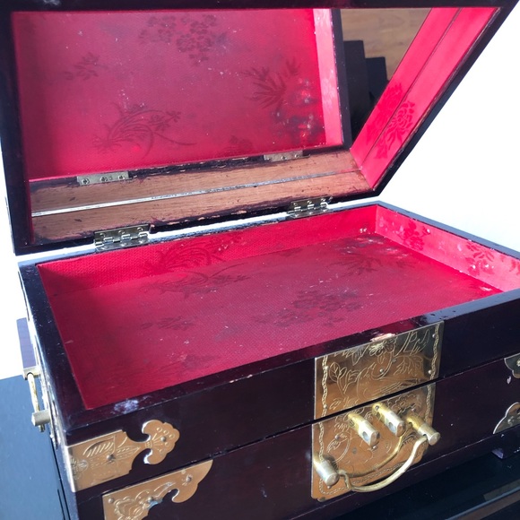 Antique Japanese Jewelry Box - Picture 5 of 9